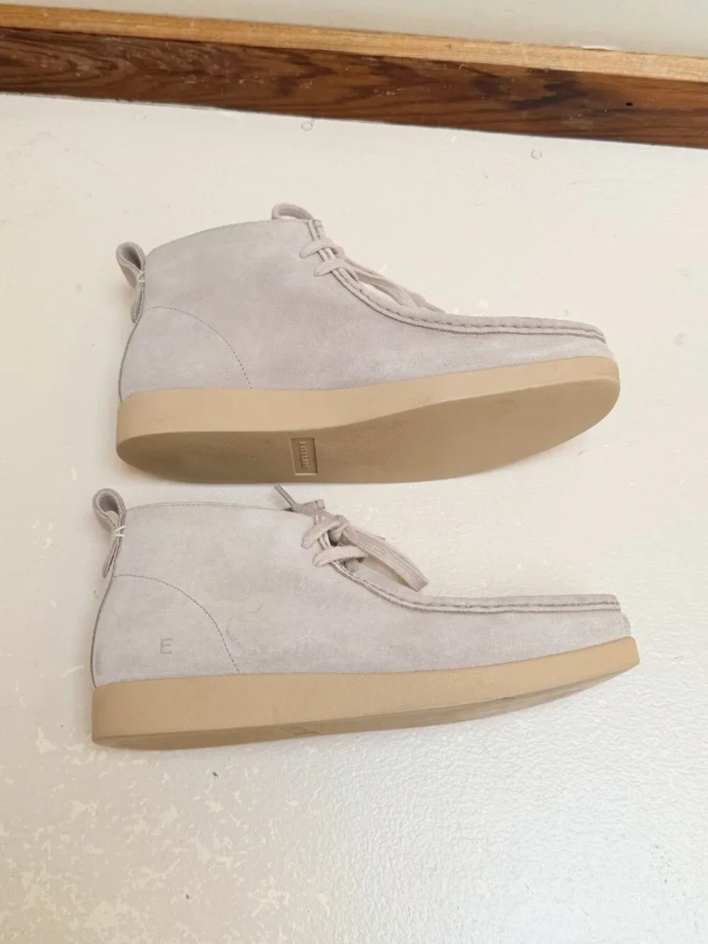 Everlane‎ Mac Toe Suede Chukka Boots Size 8.5 Beige Gray Women Travel Vacation